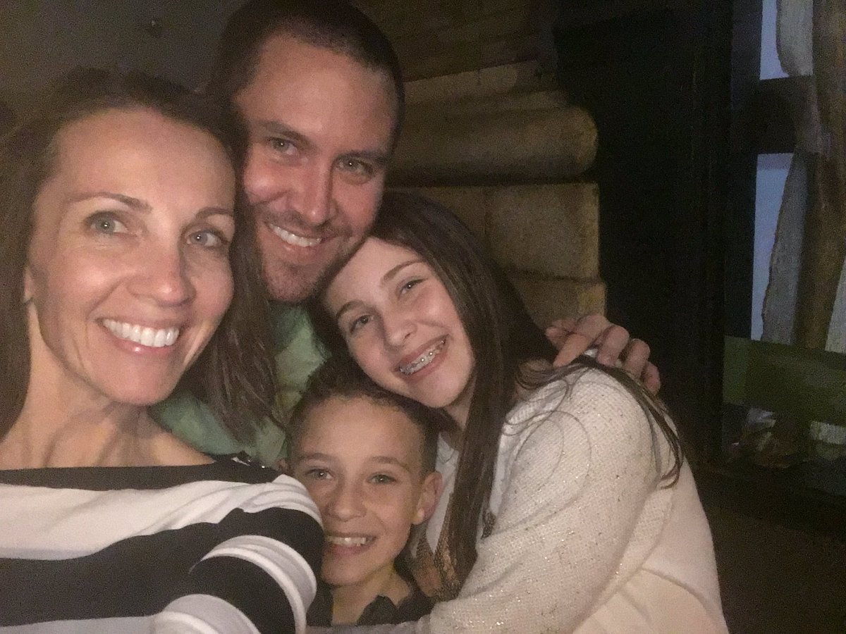 c_edelstein's tweet photo. Thankful for my family!  💗☀️ #nfsrocks https://t.co/S9mbmp35yH