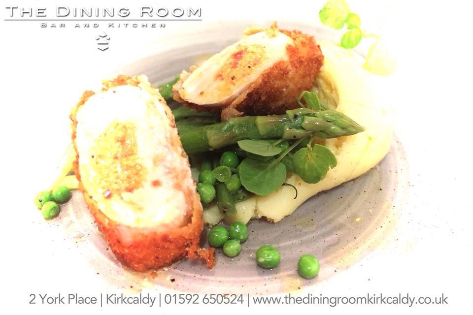 Dining_Roomkdy's tweet photo. Panko breaded chicken breast stuffed with red pepper &amp; tomato mouse with garlic creamed potatoes #Newmenu https://t.co/ogBwHV5ccB