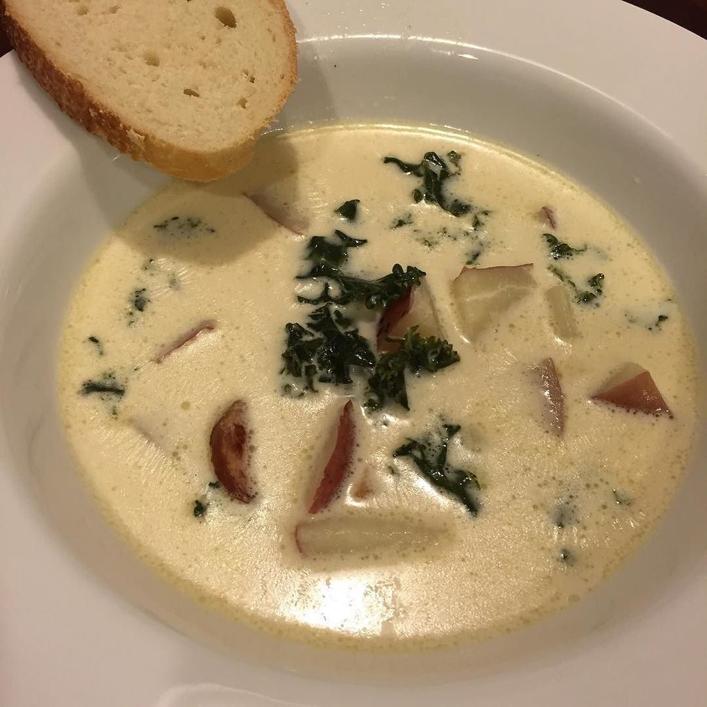 foodb0t_tweets's tweet photo. Something new I'm trying out. The family loves soup. #food #foodblog #armycook #foodie #foodnetwork #lovefood #soup… https://t.co/iig2g9bXB3