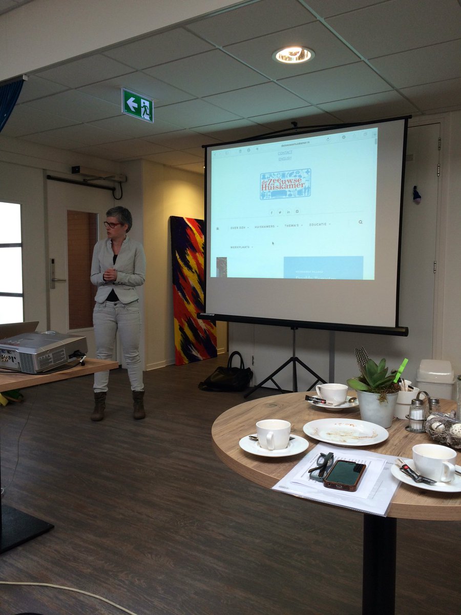 <a href="/Zorgpact/">Zorgpact</a> op visite bij <a href="/dezeeuwsehk/">de Zeeuwse Huiskamer</a> topverhaal Petra de Braal tip voor rest van nl: laat je inspireren door Zeeland