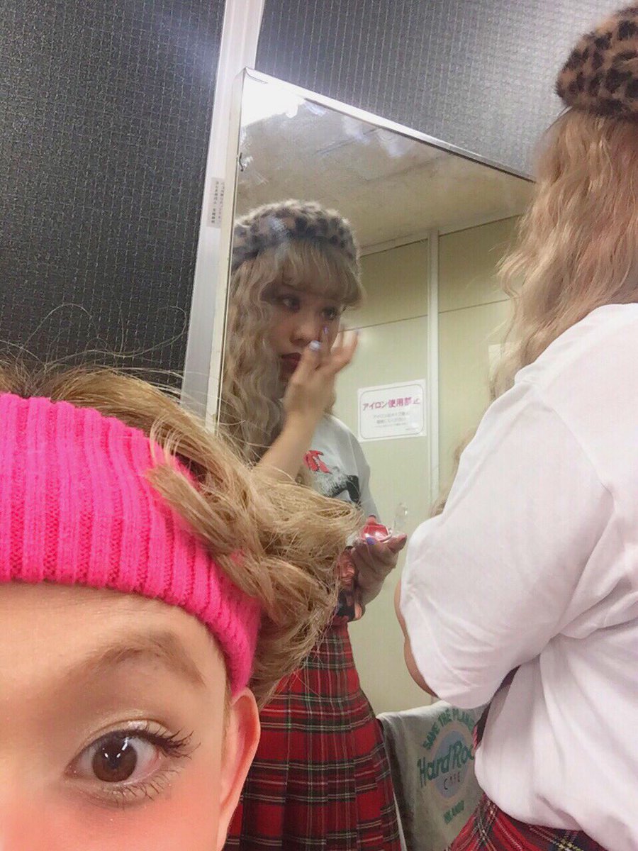 pecotecooo's tweet photo. わたしのテレビもりゅうちぇるのテレビも見てくれてる人ありがとう😭✌🏻️💕わたしが出させてもらってる番組は22時頃までですが… 今日も #PECOCLUB のアイテム紹介21時にするのでぜひチェックしてね @_PECOCLUB_ 🌈💜 https://t.co/PEzxbVVOLg