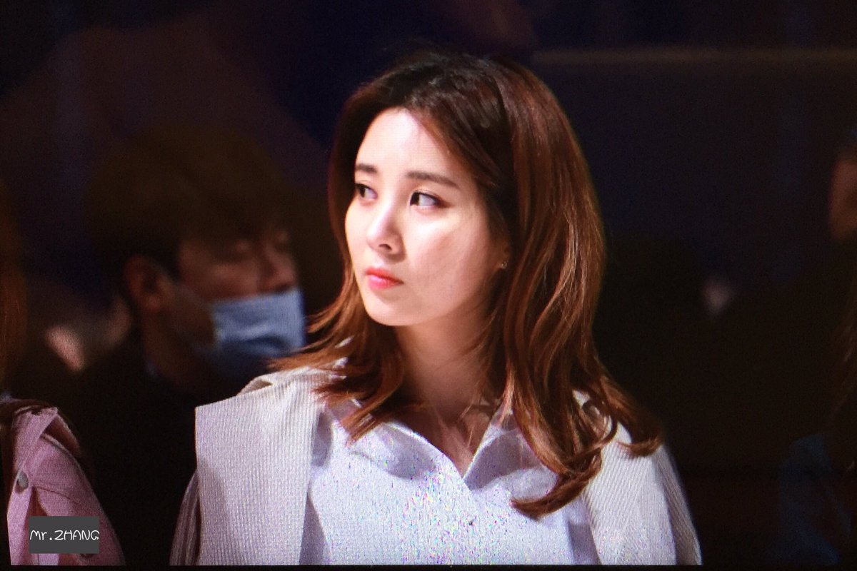 [PIC][22-03-2016]SeoHyun tham dự Show diễn của thương hiệu "THE STUDIO K" trong khuôn khổ "HERA SEOUL FASHION WEEK S/S 2016" vào tối nay CeJjD2LUAAAwuju