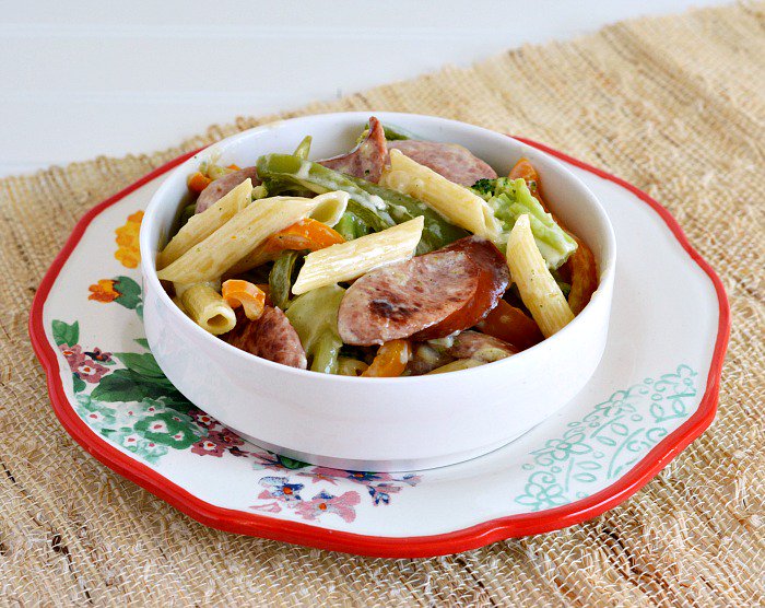 CatDavis83's tweet image. Polska Kielbasa &amp;amp; Vegetable Alfredo Pasta Recipe #ad #DeliciousDinners #CollectiveBias mombythebeach.com/polska-kielbas…