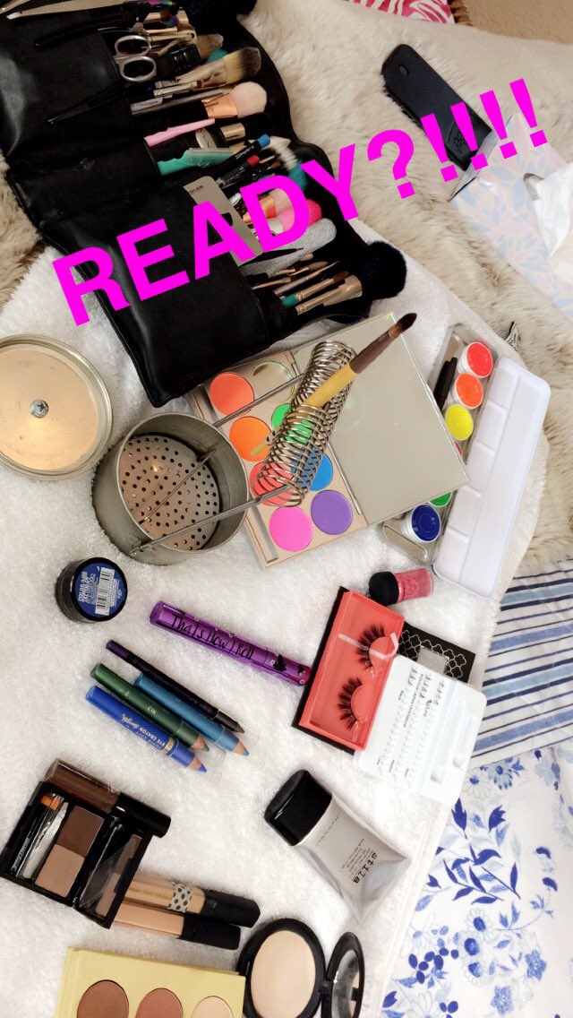 schullerinc's tweet photo. Ready Snapchatters?! #makeup #live #now on #snapchat with me #schullerinc #neon #festival #summer #sun=fun https://t.co/rTghPiPYnN