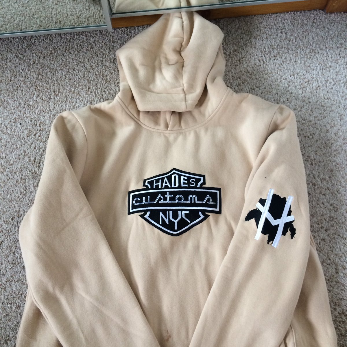 StreetFashion01's tweet photo. Just Received this @HADESNYC Hoody and the Quality and Design is Perfect!  You need one. https://t.co/vFSOd9xwT1