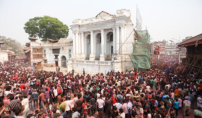 RepublicaNepal's tweet photo. #Photogallery Holi Celebrations!!! | https://t.co/XBdbQh1yzL #Holi #HappyHoli #HoliInNepal #Nepal https://t.co/0og0EDPXiU