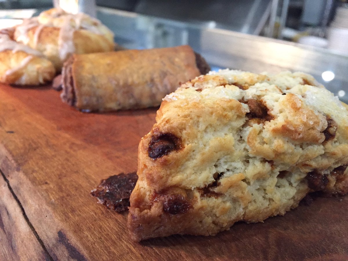 CScarpelliTV's tweet photo. @UpcountryBread for our last stop on the #smallplatecrawl on @WSPA7 Daybreak! #bestjobever https://t.co/1IgZWs03h6