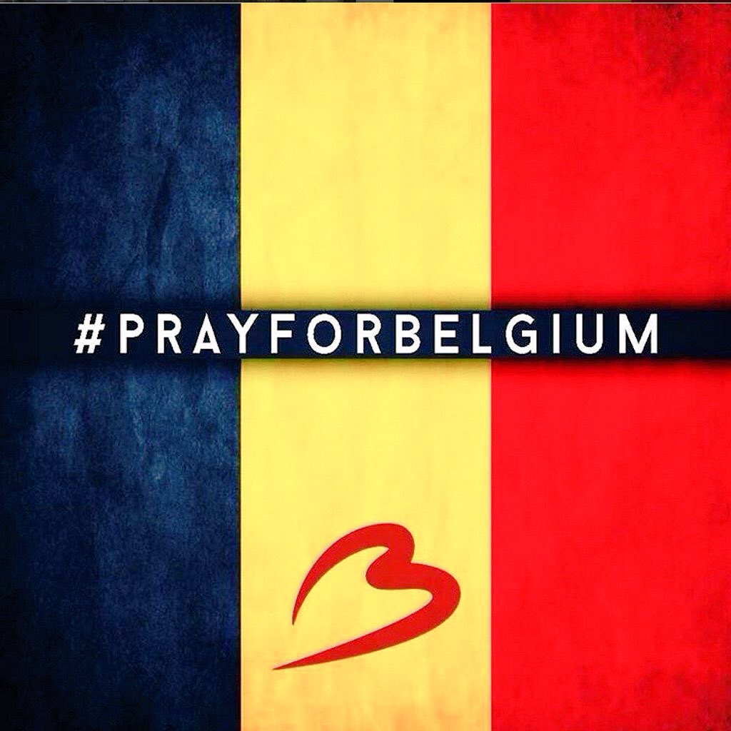 EspanaEnLatam's tweet photo. Nuestro más profundo pésame por las víctimas de los atentados en #Bruselas 
#JeSuisBruxelles #PrayForBelgium https://t.co/zGmzq6M858