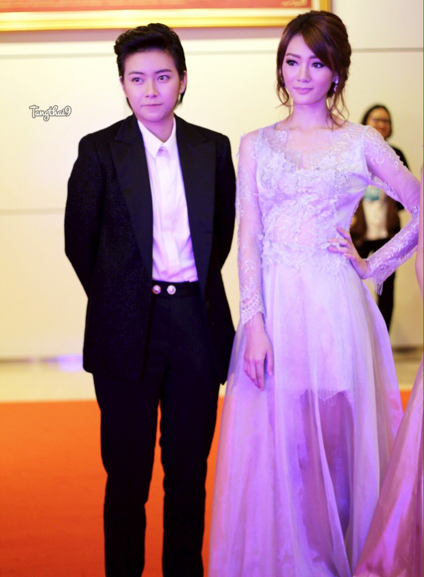BlaCkPiG9's tweet photo. นัน หงหยก งาน #คมชัดลึกอวอร์ด #komchadluekawards13 #YesOrNo2_5 #นันหงหยก #Nann #นัน @Theconando @hongyokgun https://t.co/EaJjYykHm5