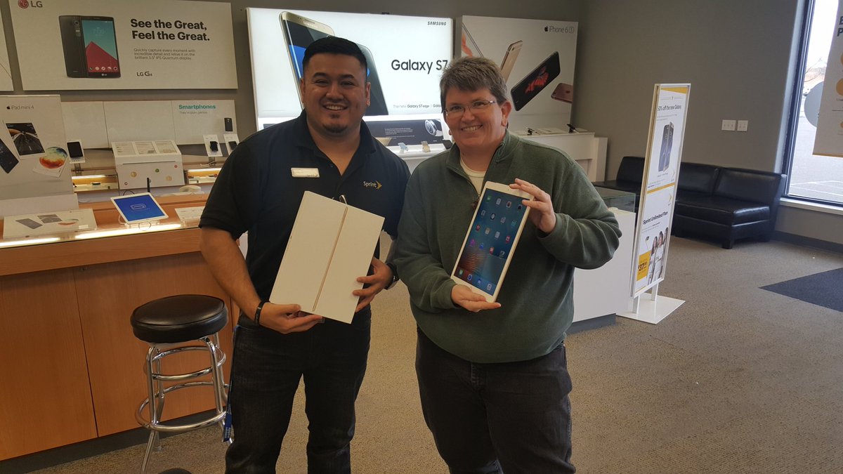 PaulRangel87's tweet photo. That Apple iPad Pro though,  doing what it takes to make customers happy with #TRO @RonDyeJR @DEVINPOLK3 @wl_byoung https://t.co/wAC6QIh39a