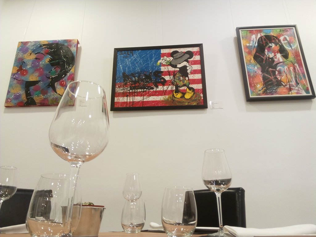 olaolitaned's tweet photo. En Restaurante ``El Mendrugo´´ hasta el 22 de Abril  #granvia #bancodeespaña #madrid https://t.co/9HwBcr3uBP