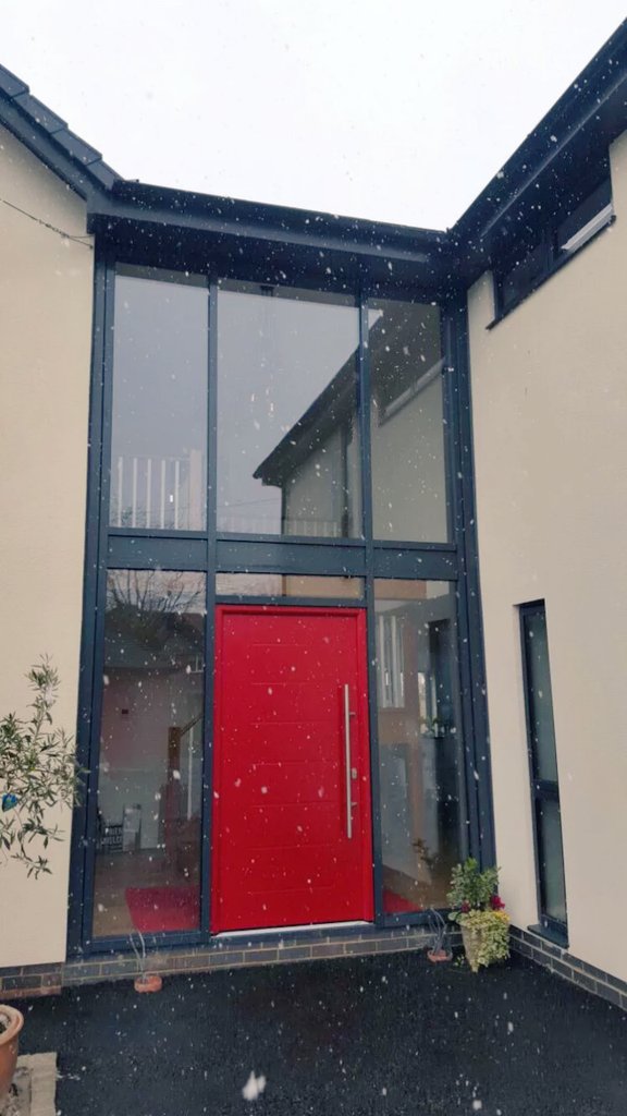 KBrighouse's tweet image. Work complete 👌 I&apos;m now in full hollidays mode 😍 #framefast #Aluminium #manufacturer #marbellahereicome