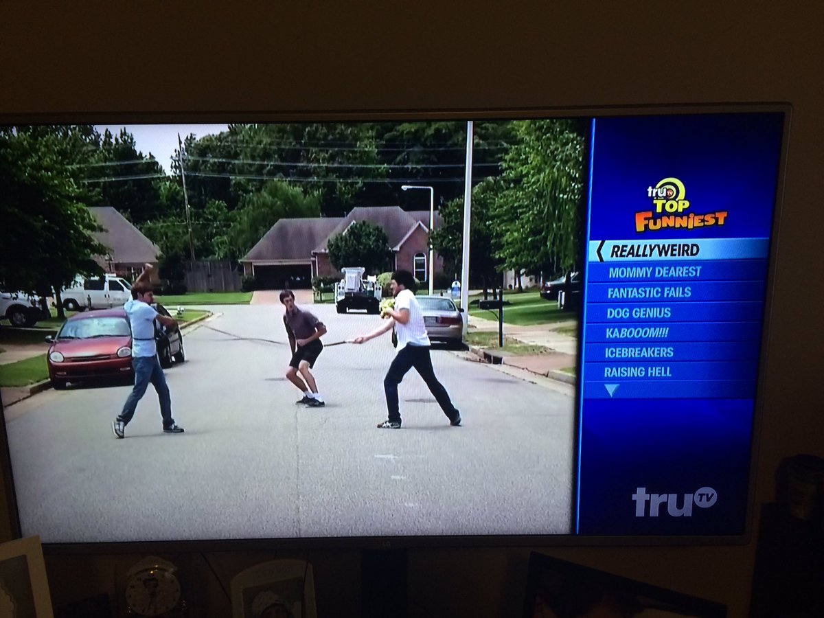 Rich_Strong's tweet photo. @OlanRogers on TruTV #balloonshop https://t.co/tbnuNnHnZg