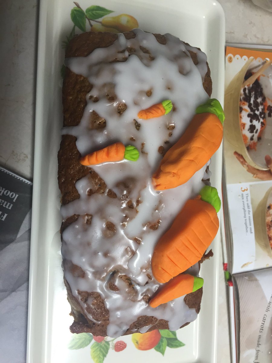 elhy211's tweet photo. @Hylo67 guess what type of cake the kids made https://t.co/bUAEXnLhMd