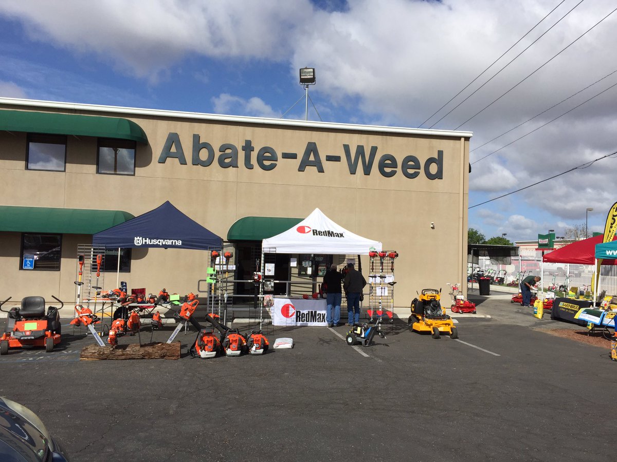 ZachKuenzi's tweet photo. @BarenbrugUSA supporting #Abate-A-Weed's Spring commercial sale! #PassionForGrass #WaterSaverPro #PanamBermudagrass https://t.co/EZAtr0XhFC
