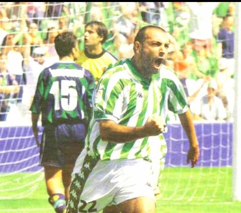 ExBeTicosXM's tweet photo. @ppgalvez Recordamos a un delantero que dejó plasmada su calidad y su goles en el Betis https://t.co/YiX2Nbsmsi