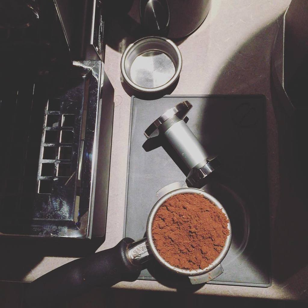 Early morning @lamarzocconz rituals. In moments the #lineamini lights up and the smell of morning coffee hits the c…