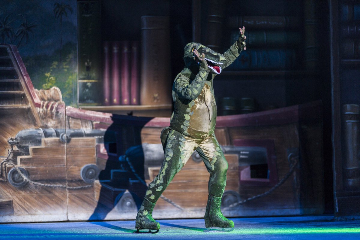 <a href="/Blackpool2night/">Blackpool Tonight</a> Croc is ticking 2 see #PanOnIce <a href="/BPBArena/">Pleasure Beach Arena</a> mention crocodile 4 £5 off evening shows! #easterdeals 😄