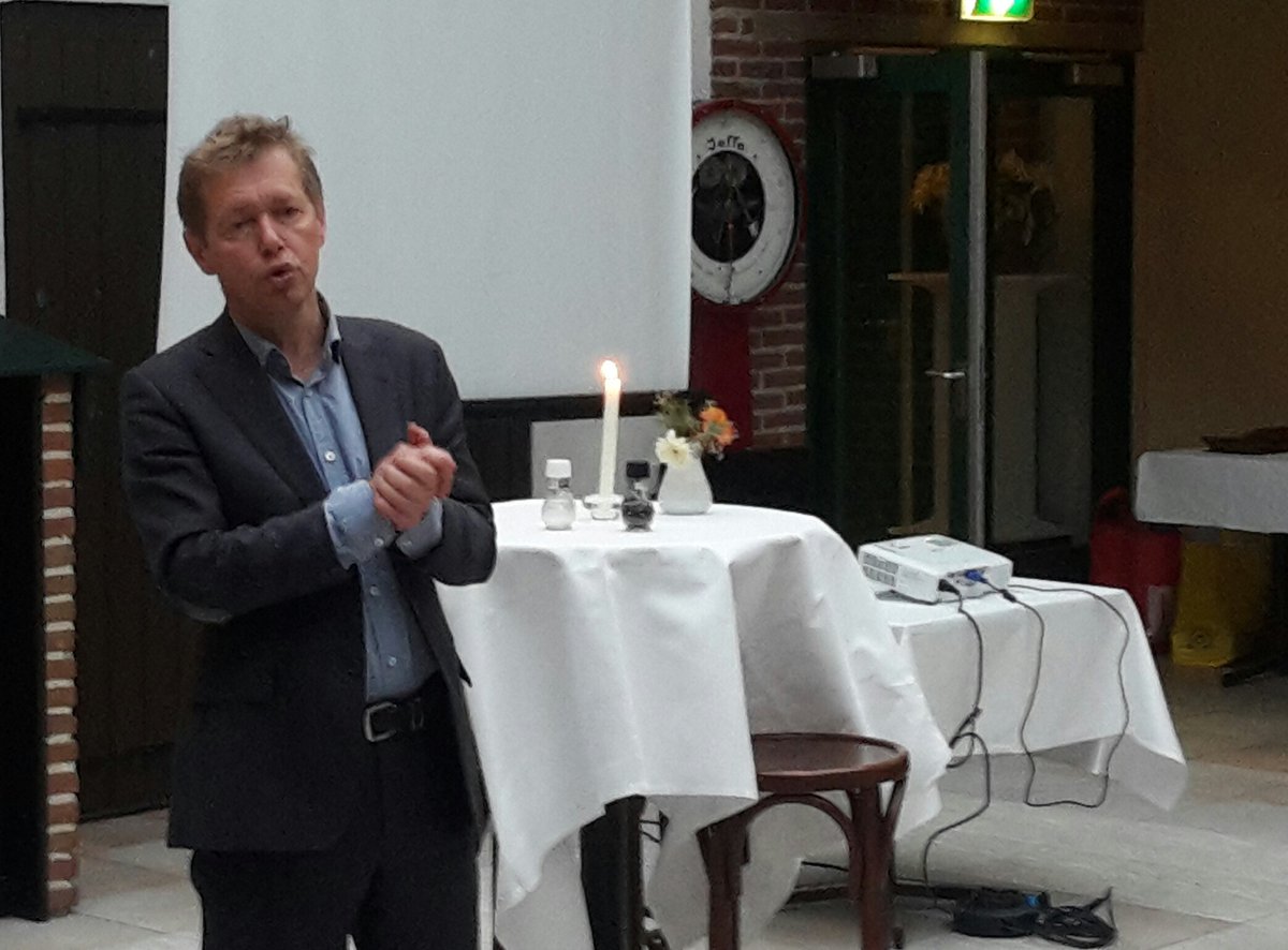 Wethouder Kees Diepeveen bij aftrap #Boekenbeurs #Utrecht. Goed dat Lions zich inzetten voor maatschappelijk doel!