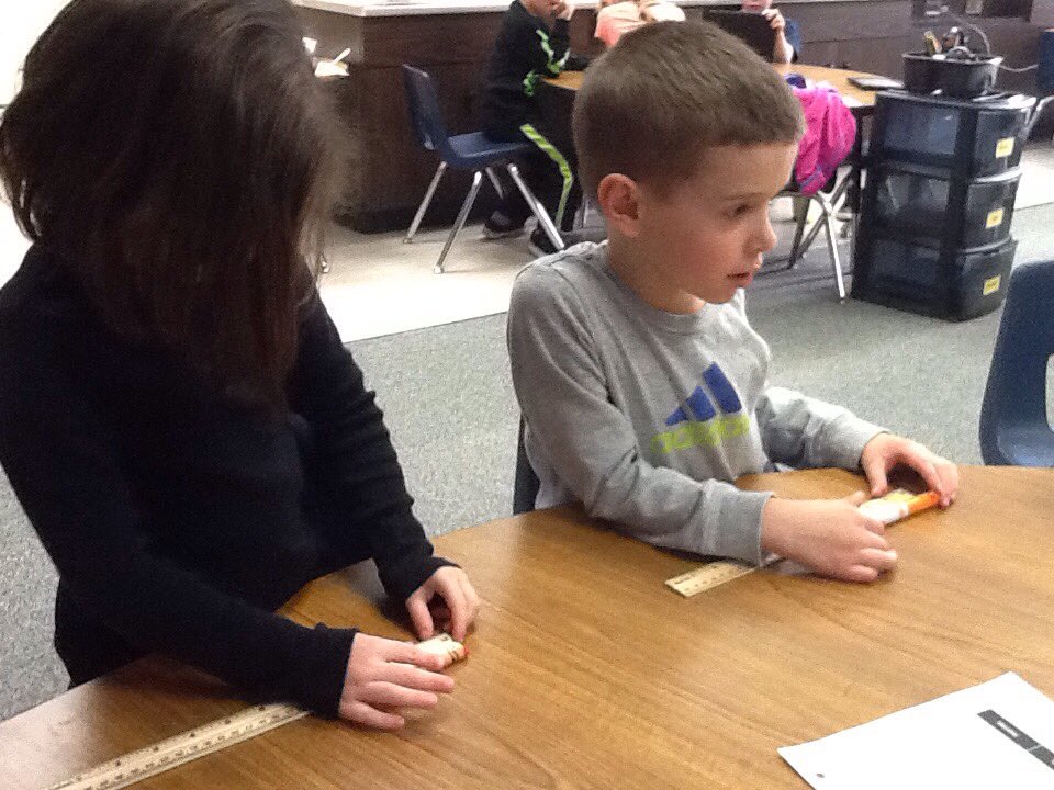 HESKaufman's tweet image. Exploring and comparing measurements with inches and centimeters on the ruler #mathgroup