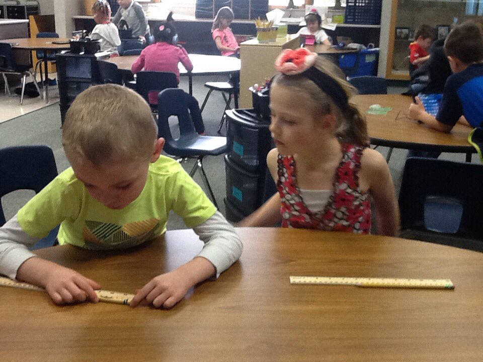 HESKaufman's tweet image. Exploring and comparing measurements with inches and centimeters on the ruler #mathgroup