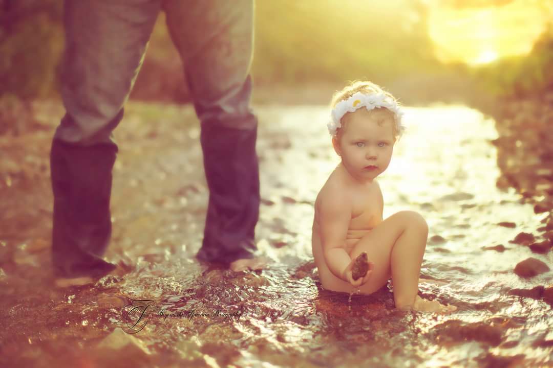 BtheSP's tweet photo. #fineart #artists #artistsunite #photography #Canon #townsville #northqueensland #childphotographer #Maternity https://t.co/SM8nlk2lTZ