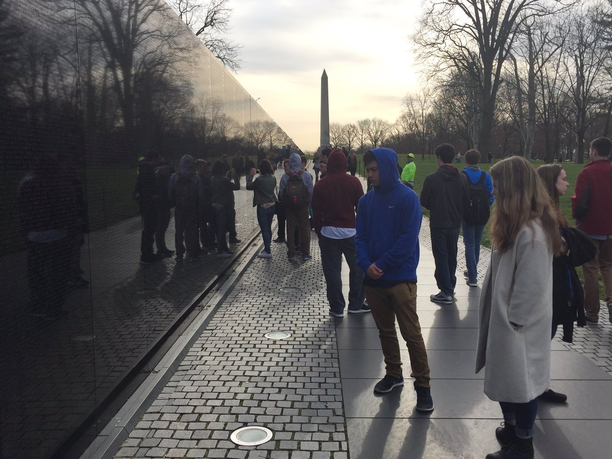 MrBFalcone's tweet photo. Vietnam Memorial #Coginchaug #crhsdc https://t.co/lRYTq5zHRC