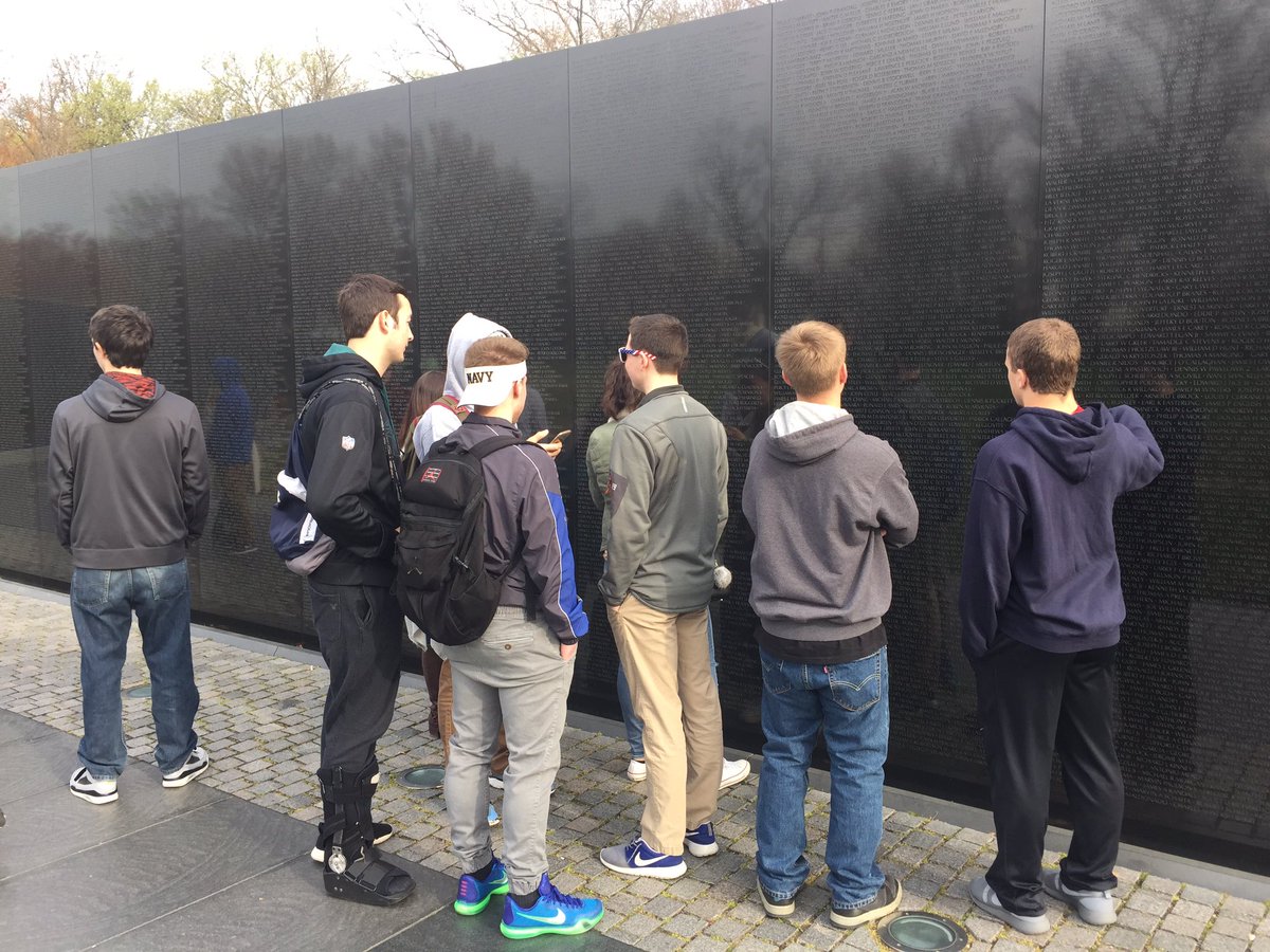 MrBFalcone's tweet photo. Vietnam Memorial #Coginchaug #crhsdc https://t.co/lRYTq5zHRC