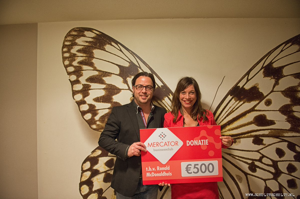MercatorBC's tweet photo. 'Mercator Businessclub geeft 500 zoenen aan Ronald McDonald Huis Nijmegen' https://t.co/7rvy2k6QEx @RMcDNijmegen https://t.co/KpfUw9iSTc