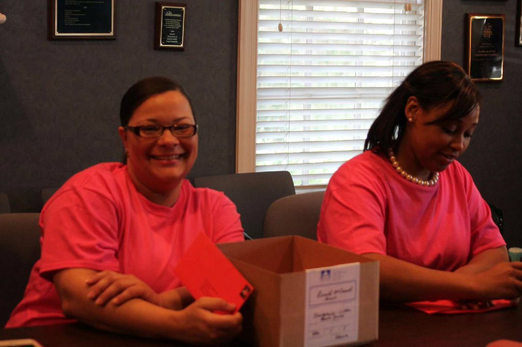 wbtmakeup's tweet photo. The ladies with Behind The Makeup enjoyed volunteering at the Ronald McDonald House of Charities Mobile, Al. https://t.co/7kwPhVFv5x