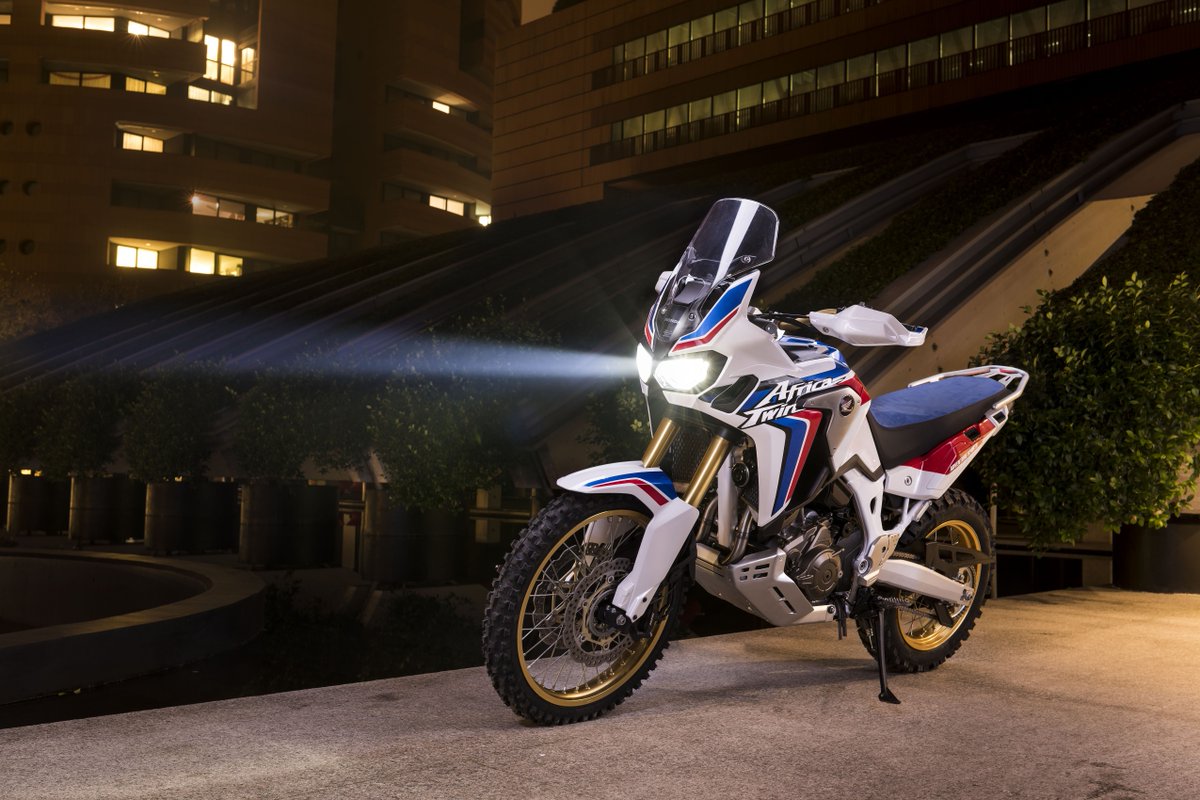 HondaMotosES's tweet photo. ¿Qué os parece esta Africa Twin Adventure Sports Concept mostrada en Osaka Motorcycle Show y Tokyo Motorcycle Show? https://t.co/CFqXwLMgcD