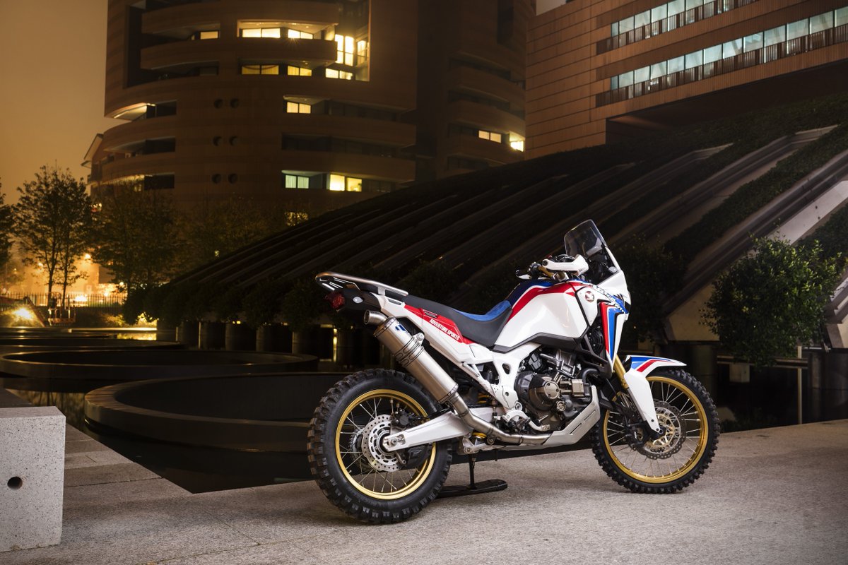HondaMotosES's tweet photo. ¿Qué os parece esta Africa Twin Adventure Sports Concept mostrada en Osaka Motorcycle Show y Tokyo Motorcycle Show? https://t.co/CFqXwLMgcD