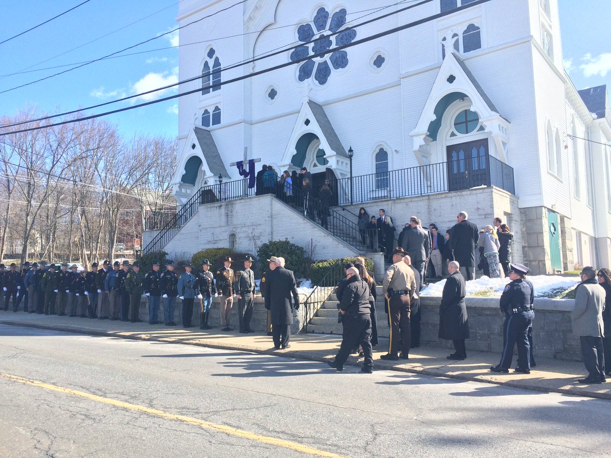 EvaMZymaris's tweet photo. Troopers and community members are beginning to file into St. Michael's church for #TrooperClardy's funeral service. https://t.co/RyHUw44KGu