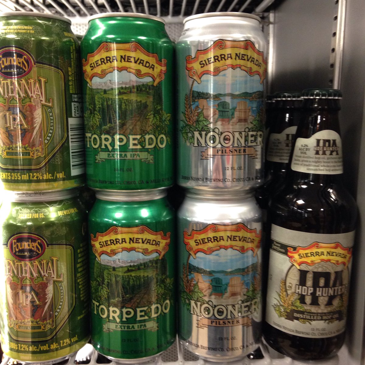 Pouring in Dublin tweet media