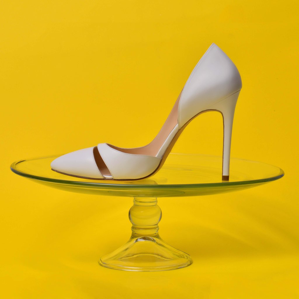 andreawazen's tweet photo. You like dessert, i'd rather have Shoes! 🍰 #andreawazen #tuesdayshoesday #loveisnewshoes https://t.co/H2flIsLN3Z