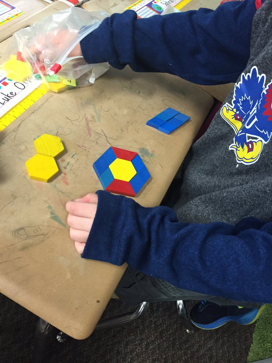 kimber_mca's tweet image. Combining shapes to make new shapes #centersd #abstractmath