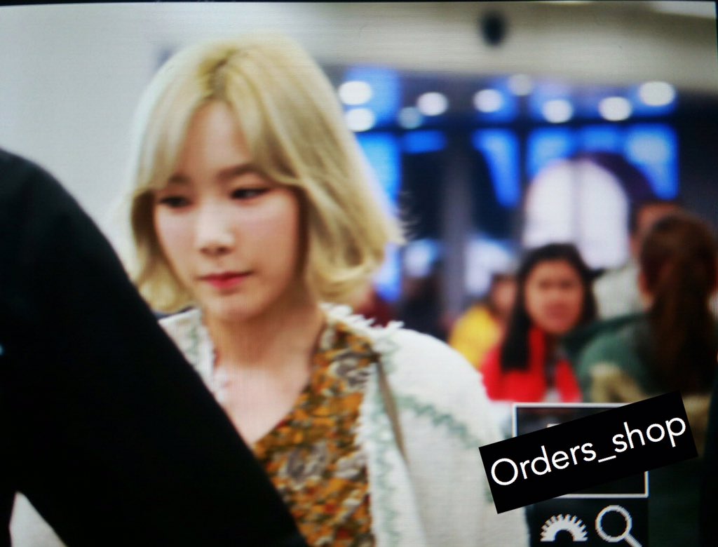 [PIC][23-03-2016]TaeYeon trở về Seoul vào chiều nay CeKLbNpUMAAHaMV