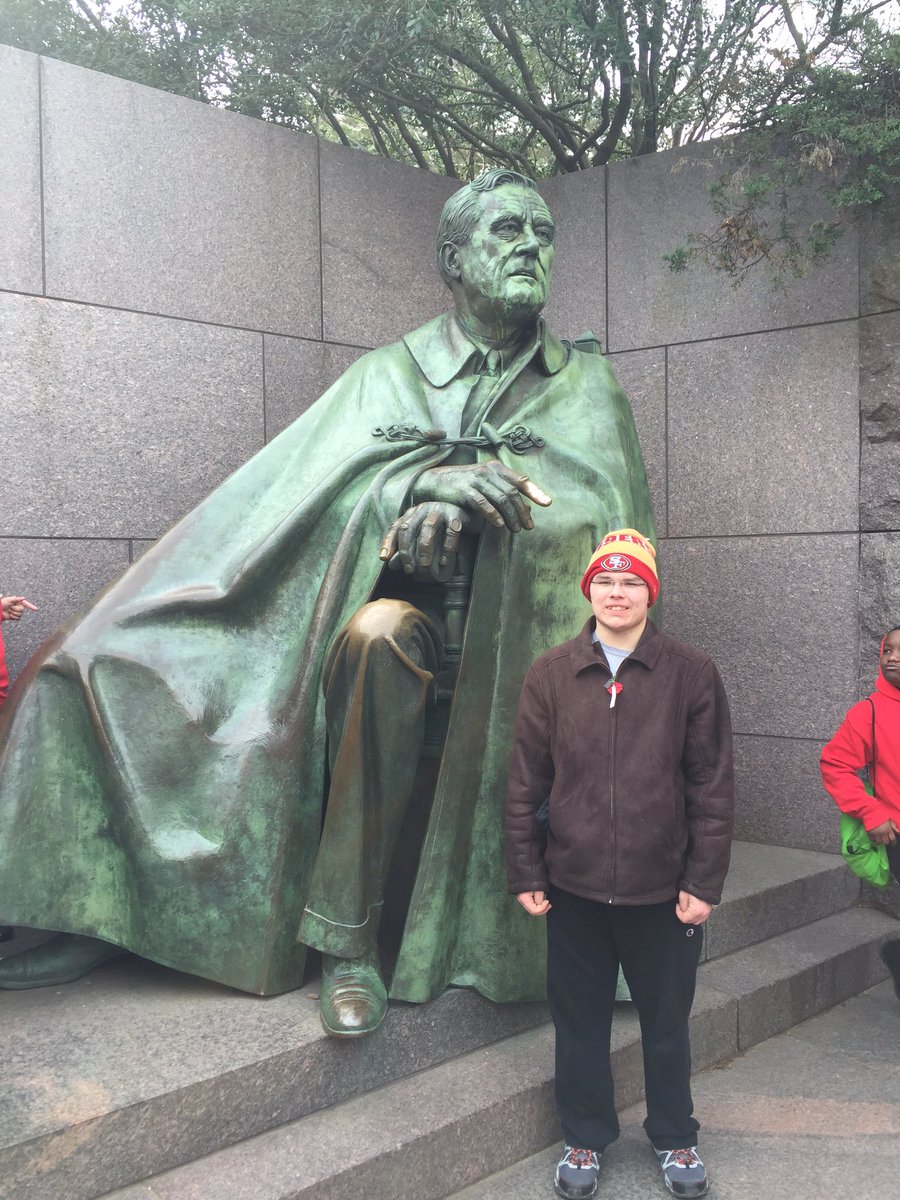 MrBFalcone's tweet photo. FDR Memorial #Coginchaug #crhsdc https://t.co/PhzDNaUTlp