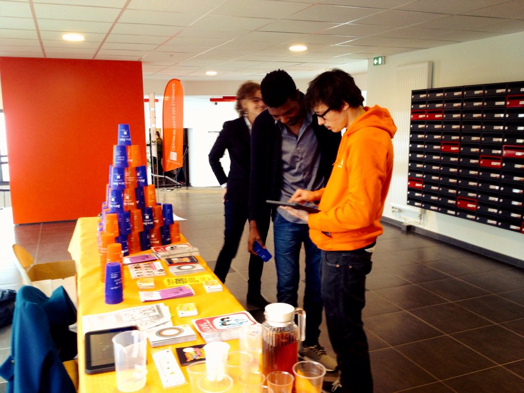 duradami's tweet photo. #DoseTaSoirée : prévention #alcool par les étudiants relais santé de @UnivNantes à l'IUT de Saint Nazaire ! #ERS https://t.co/PZjooHEAoS