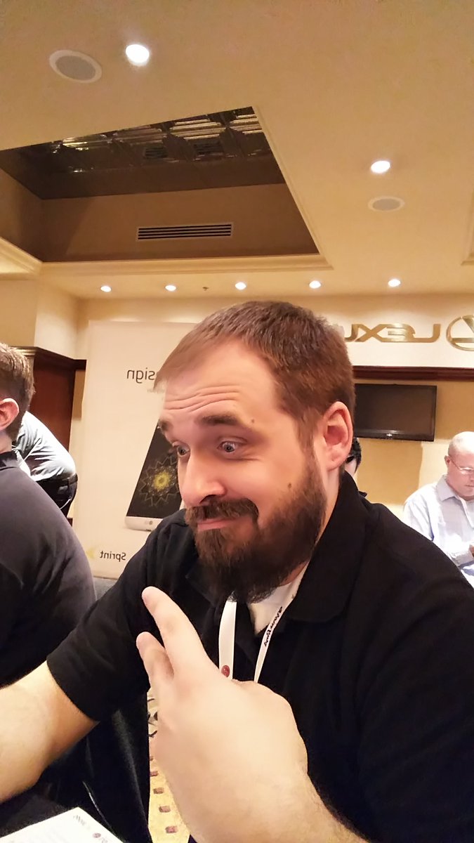 JonHessSprint's tweet photo. The new LG G5 is great for selfies! #LGG5Pitt https://t.co/wBDUe4FSYl