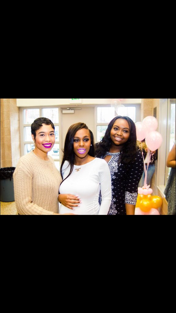 _MelloBeauty's tweet photo. Me and my sisters. I love them !!! @HawaBCuzz @tmphillips180 #PrincessNyla https://t.co/SkyLCnzAMZ