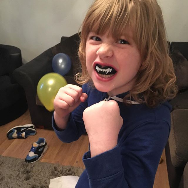 MouthguardShop's tweet photo. #safejawzselfie https://t.co/ey9anxbtEU