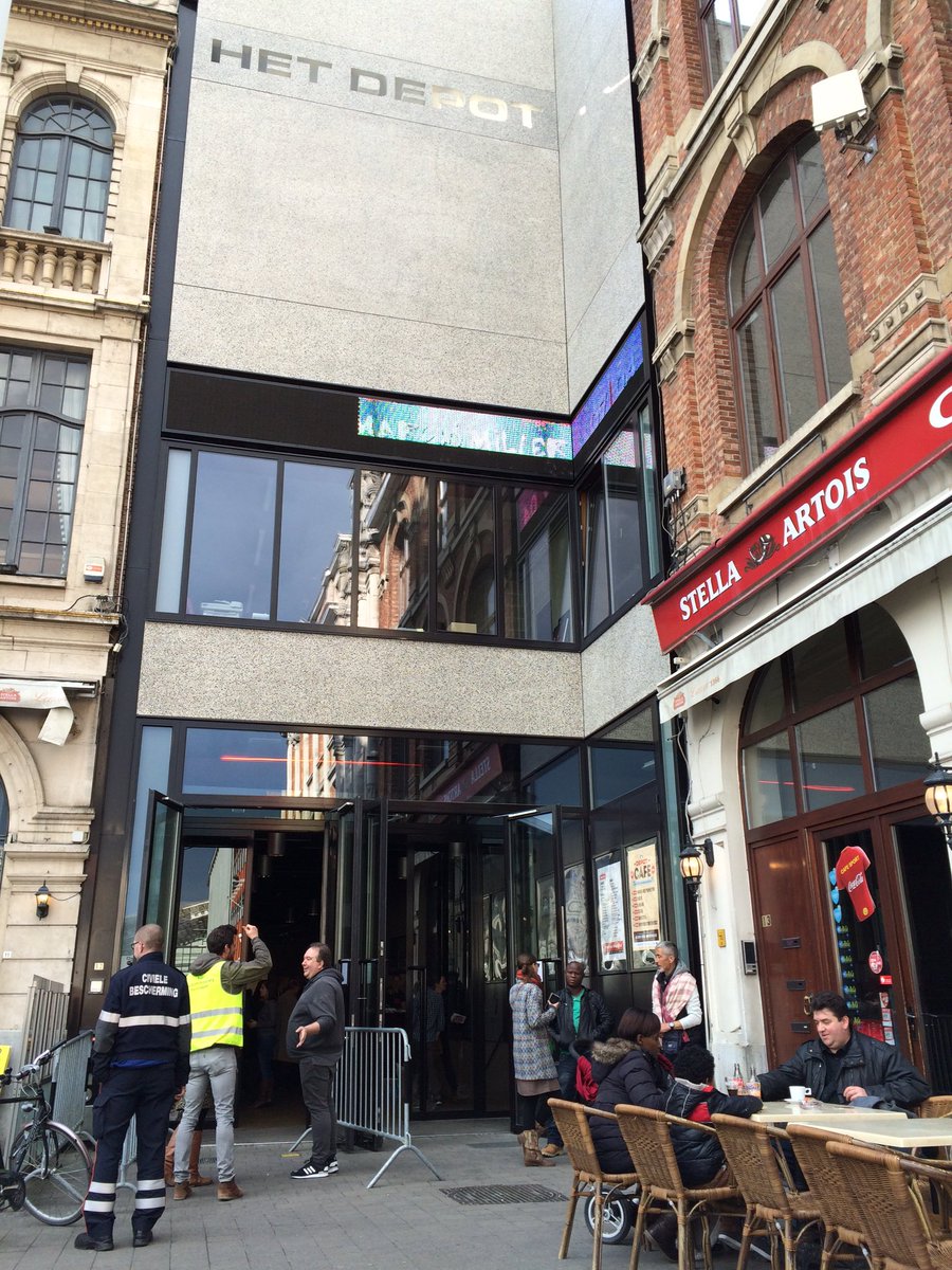 rob_televisie's tweet photo. Gestrande reizigers kunnen in @HetDepot #Leuven terecht  voor tijdelijke opvang, concert om 20u gaat gewoon door. https://t.co/GckstN1AS5