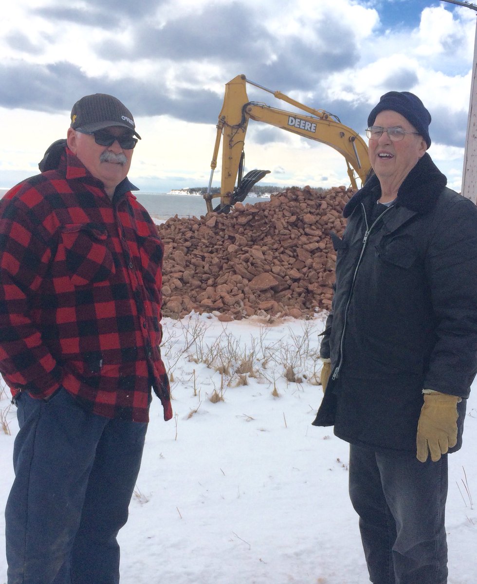 GuardianSteve's tweet photo. @PEIGuardian Souris snubs the "Trump Wall".....unwelcome sea barrier 15 tractor trailers long to protect road way https://t.co/gUhlT7Tdth