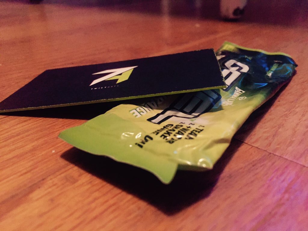 notpeej's tweet photo. Givin away free business cards to anybody who wants them! #GoingDownInTheDMs :) https://t.co/V2TS740iDk