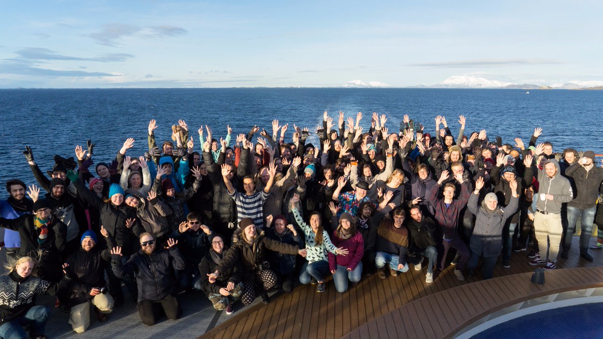 splashgamejam's tweet image. ON TWITTER! Want updates on our next boat jam? FOLLOW US and re-tweet to aaaaall of your friends! #splashjam YAY! :D