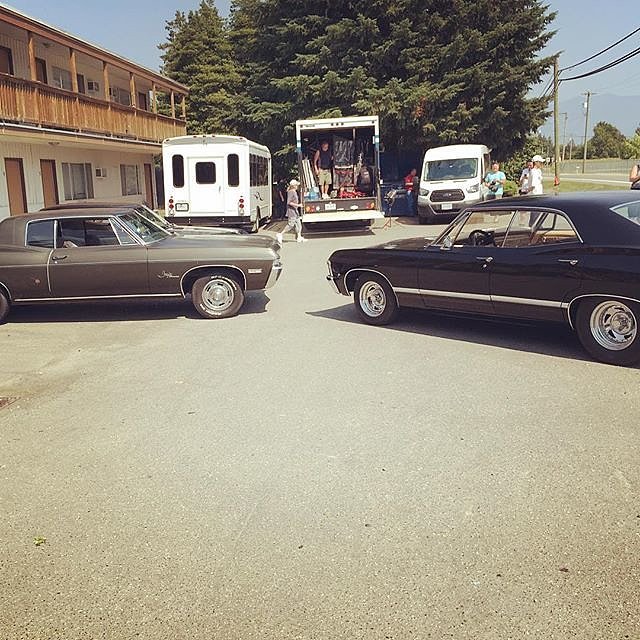 mellow_army's tweet photo. Jensen's best insta photos! #J2 and baby from the #Spn set. #SPNFamily @cw_spn
#AKF https://t.co/9WQb2FdMwu