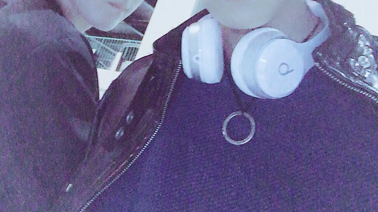 AON29026249's tweet photo. 晴美とヘッドホン一緒だぁ〜
すんごいテンション上がった😍😍😍 https://t.co/KbuoqQ1085
