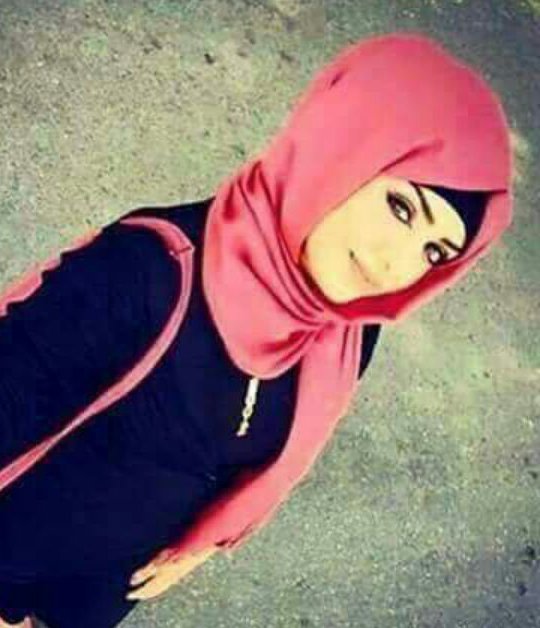 في القلب أشياء لاتحكى ولاتقال..
في القلب سرب من حكايا وخيال..
في القلب أمنيه صغيره تبقى...
        🌹 احتمال 🌹