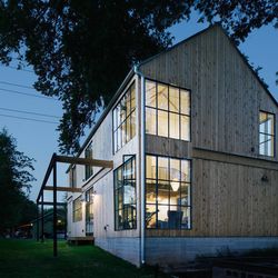 windowlines's tweet photo. Architect uses black #window frames for a gorgeous finish throughout his #house https://t.co/2Ompb014HT https://t.co/2wnqAjgze6